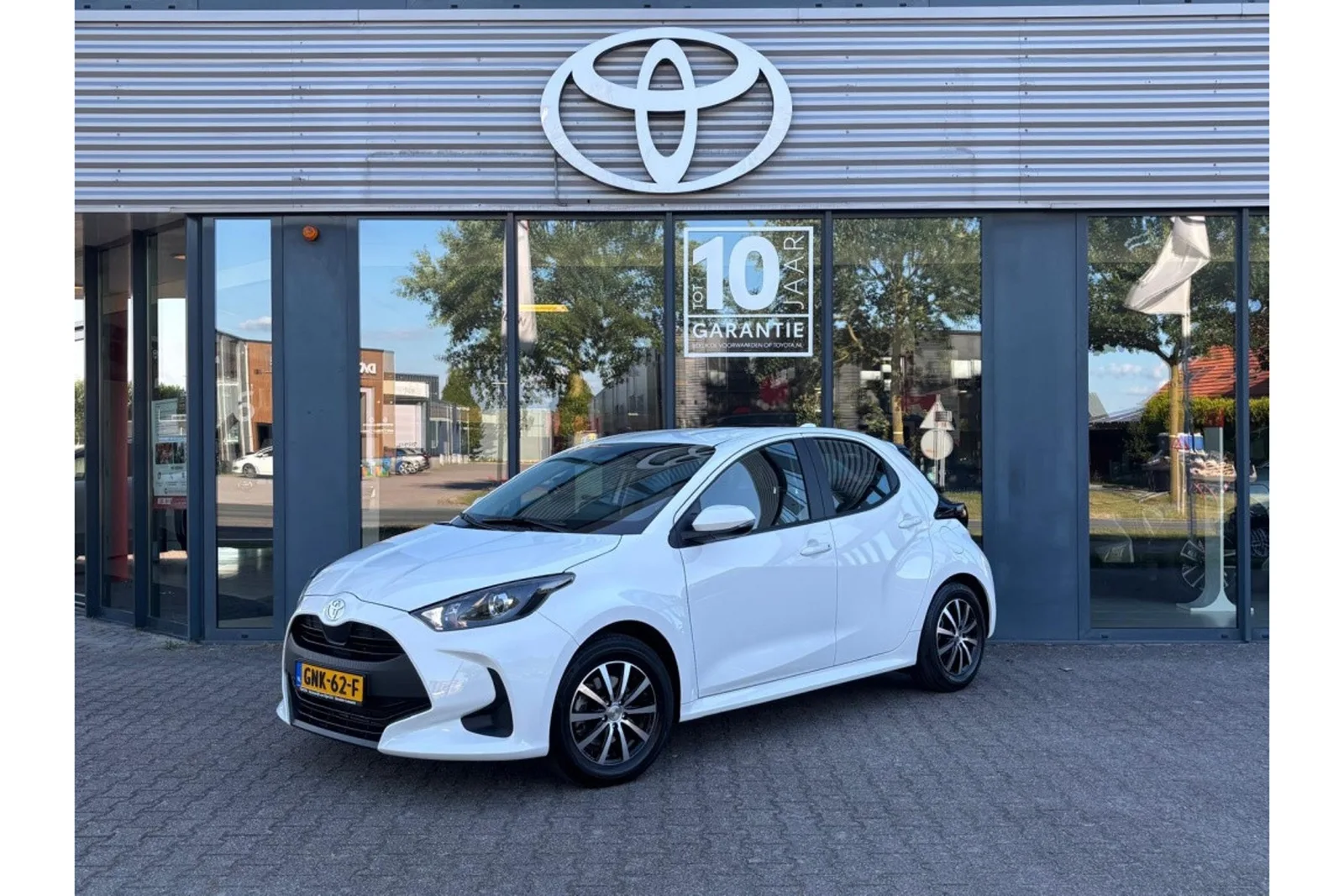 Toyota Yaris (2024) — foto 1