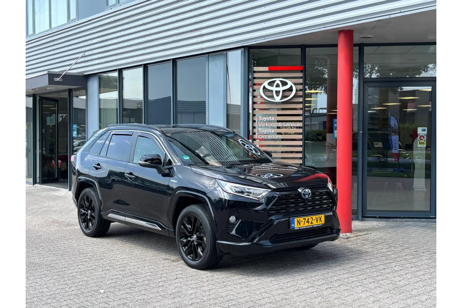Toyota RAV4 (2022) — foto 1