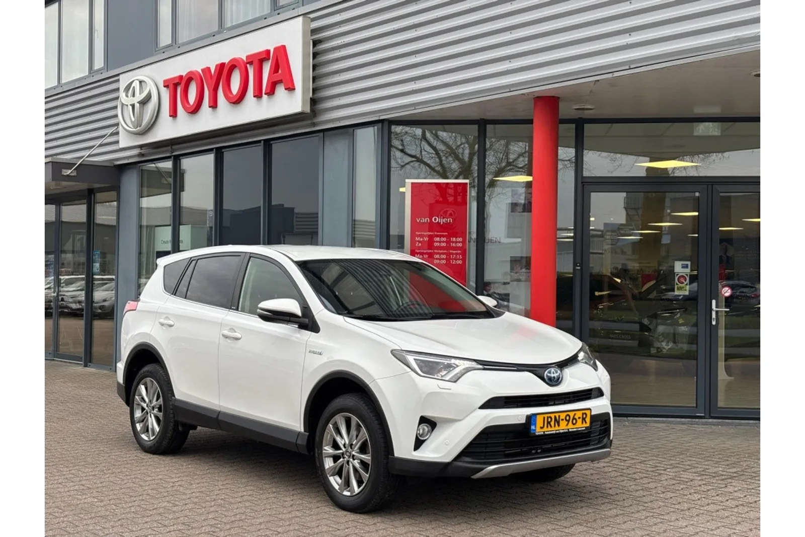 Toyota RAV4 (2017) — foto 1