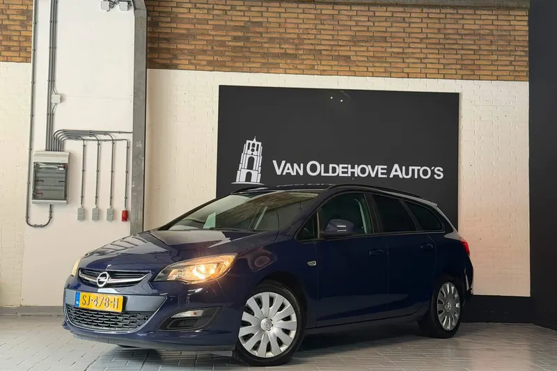 Opel Astra Sports Tourer (2014)