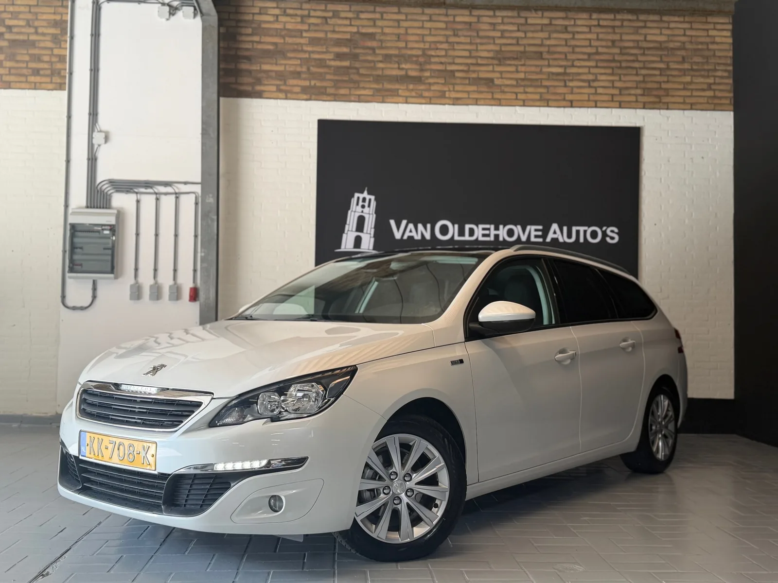 Peugeot 308 (2016) — foto 1
