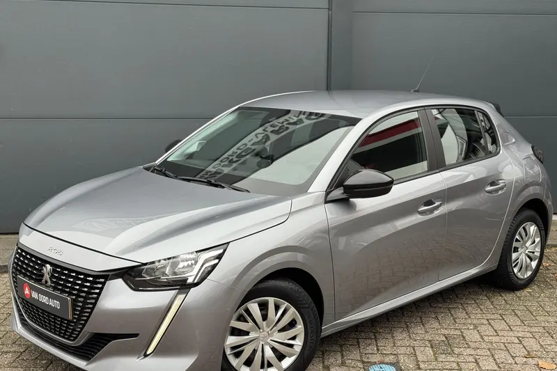 Peugeot 208 (2023)