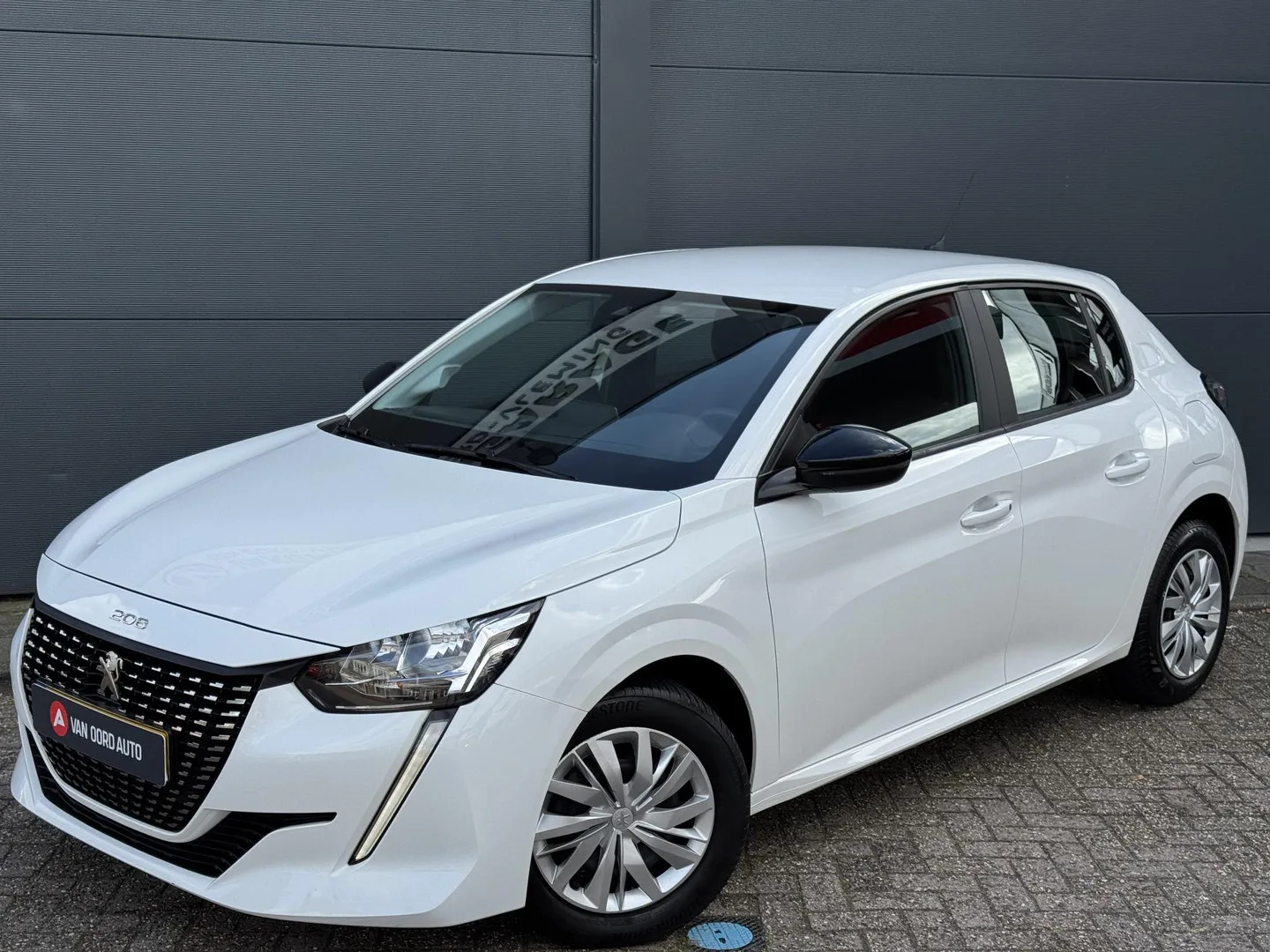 Peugeot 208 (2022) — foto 1