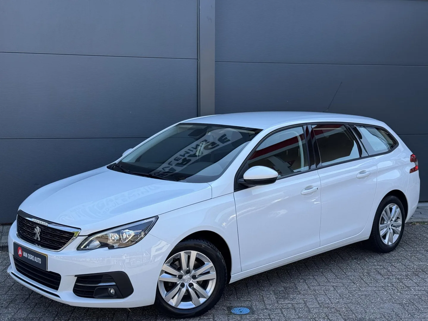 Peugeot 308 (2021) — foto 1