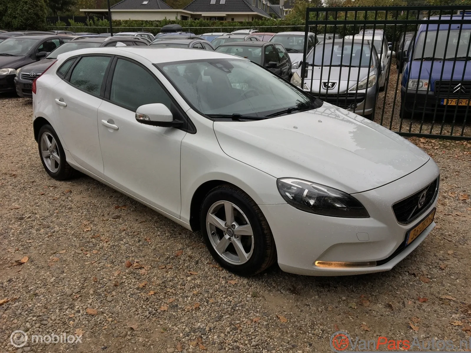 Volvo V40 (2012) — foto 1