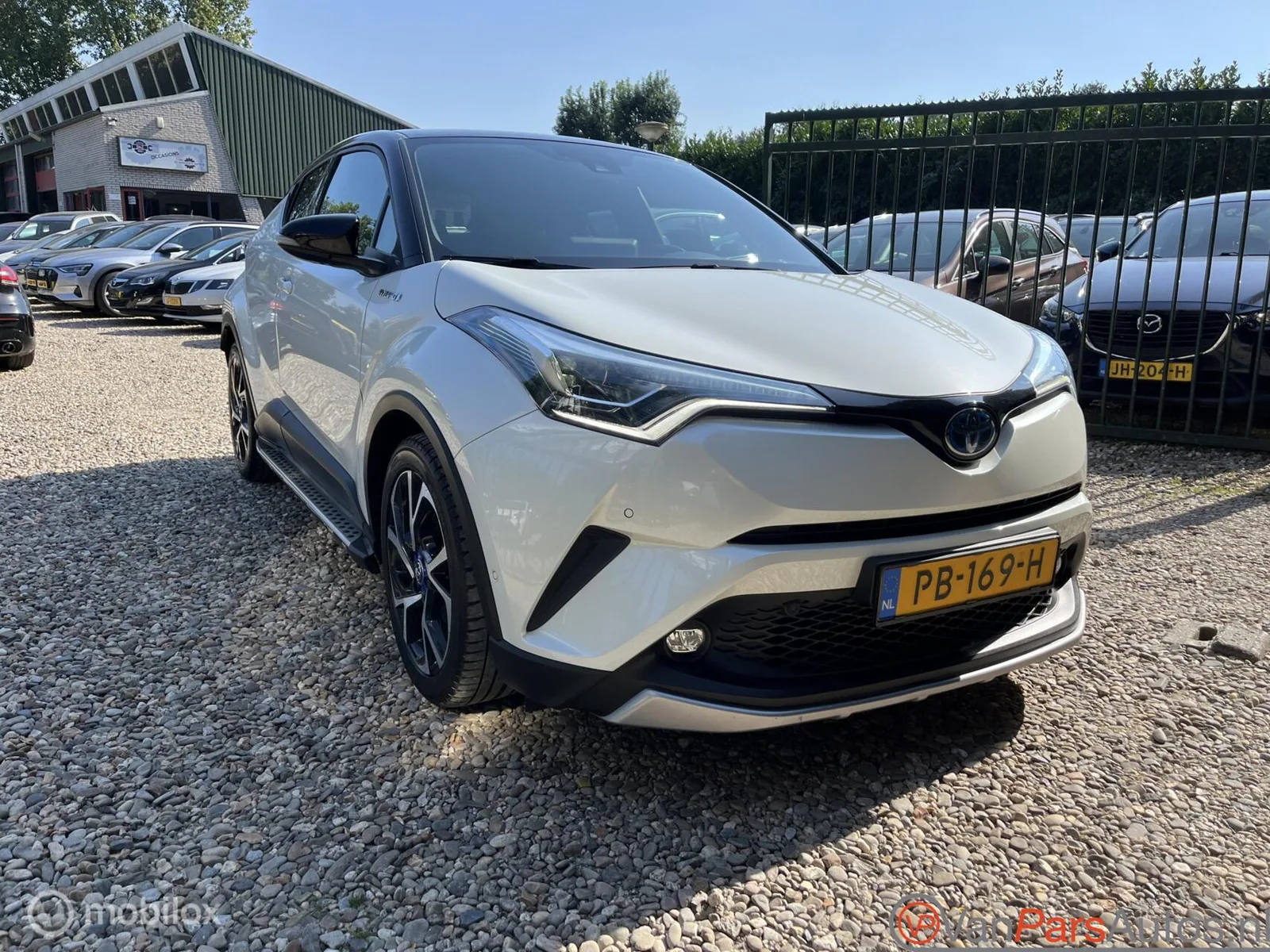 Toyota C-HR (2017) — foto 1