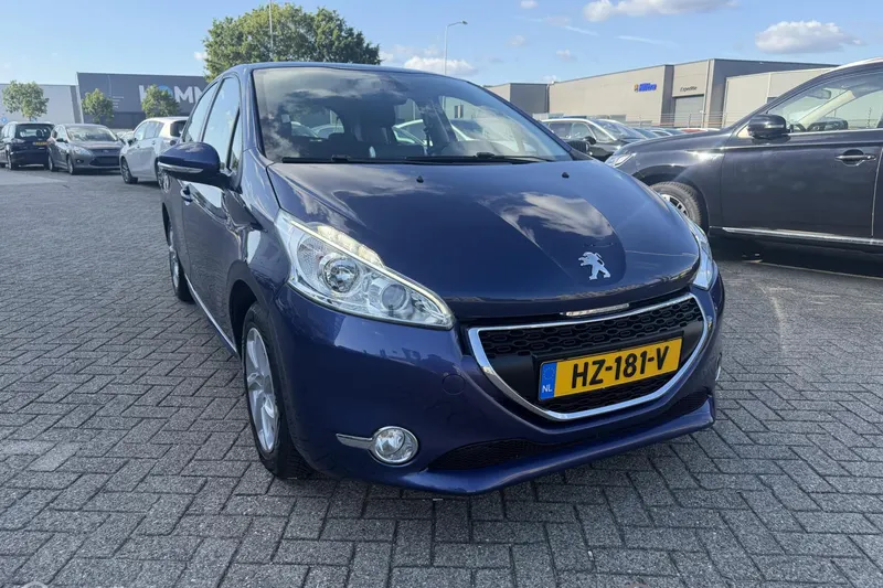 Peugeot 208 (2013)