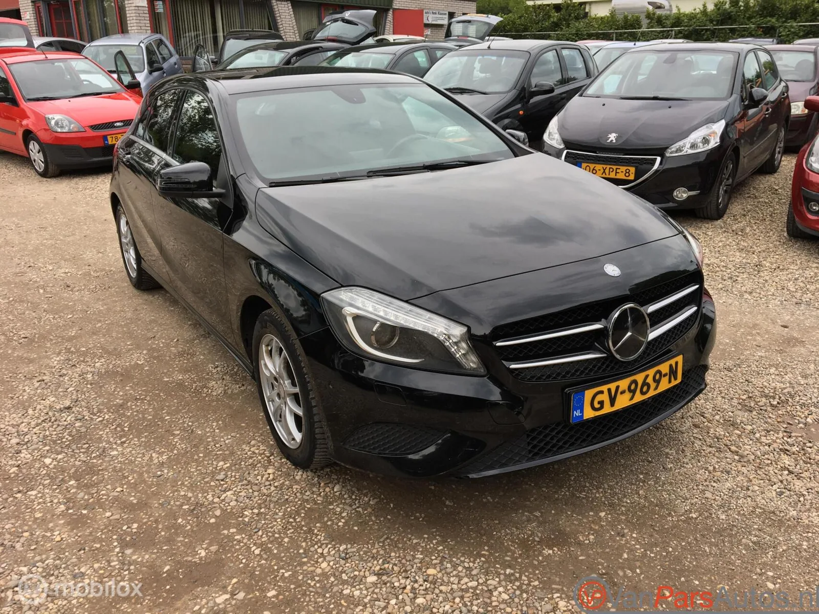 Mercedes-Benz A-Klasse (2015) — foto 1