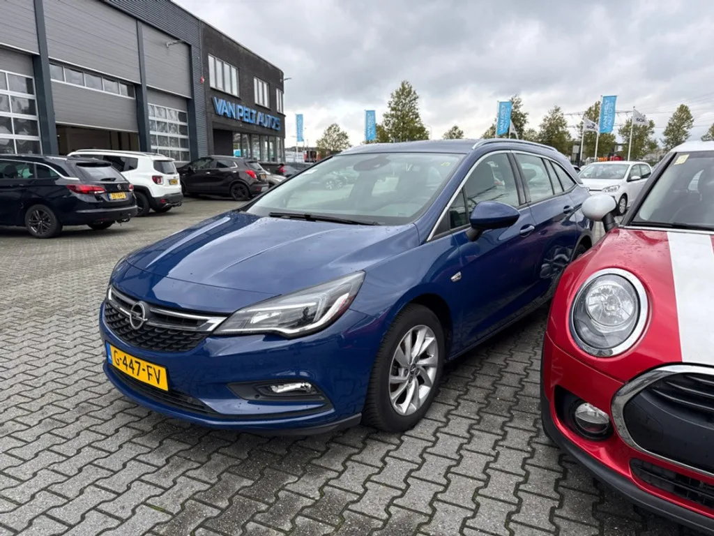 Opel Astra (2019) — foto 1