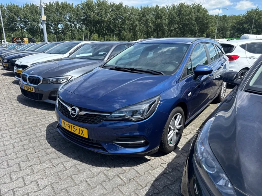 Opel Astra (2021) — foto 1