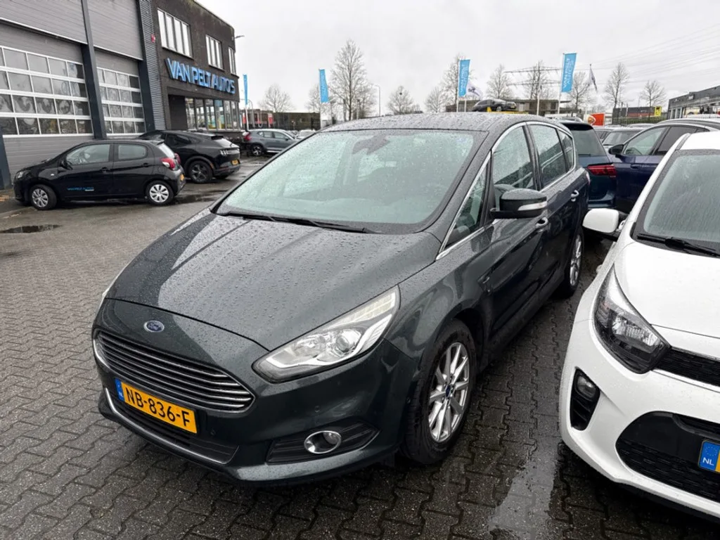 Ford S-Max (2017) — foto 1