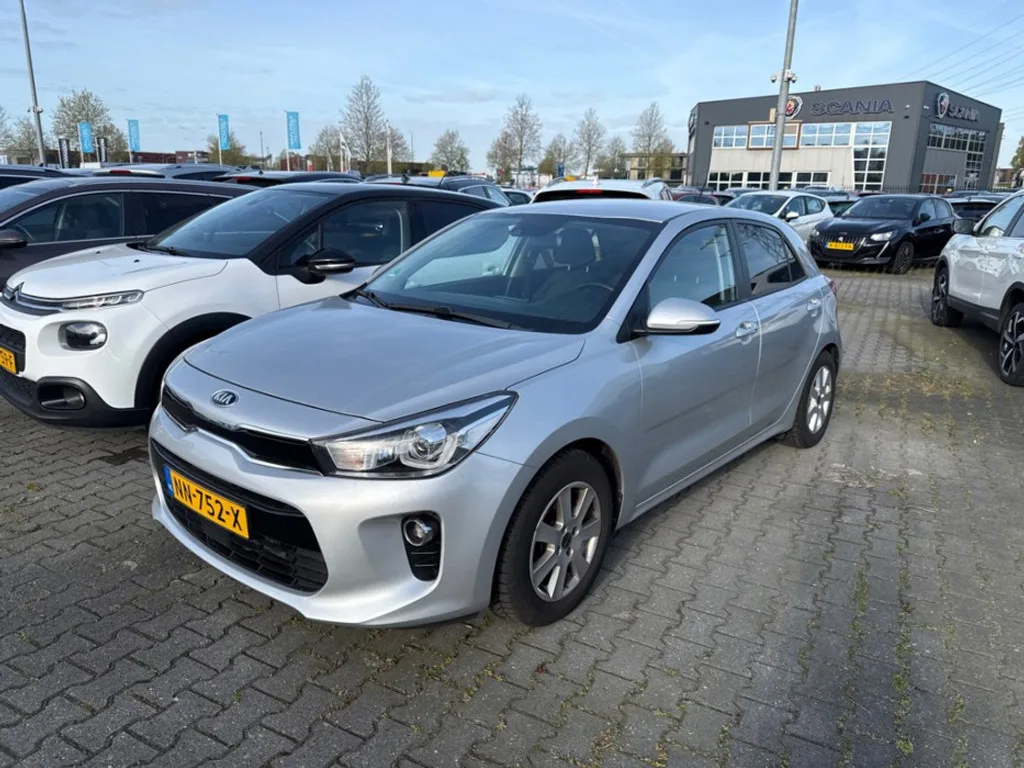 Kia Rio (2017) — foto 1