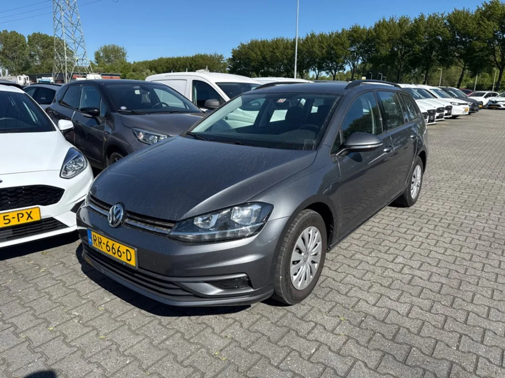 Volkswagen Golf (2018) — foto 1