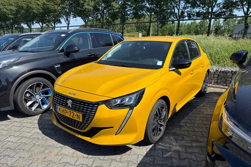 Peugeot 208 (2023)