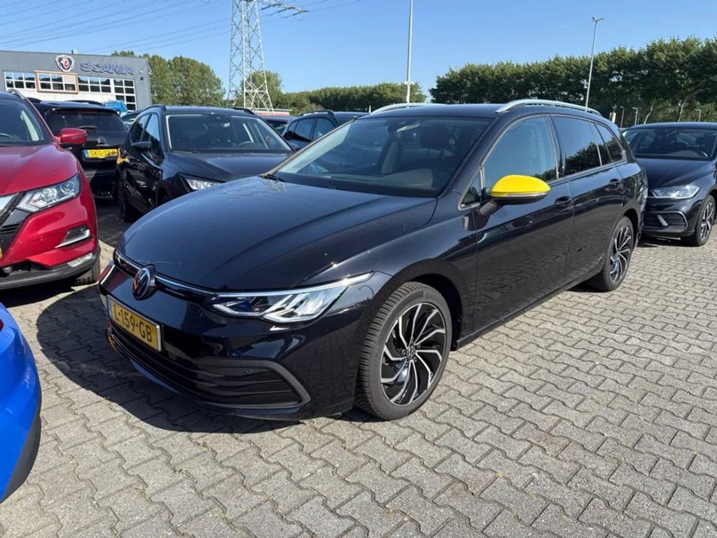 Volkswagen Golf (2021) — foto 1