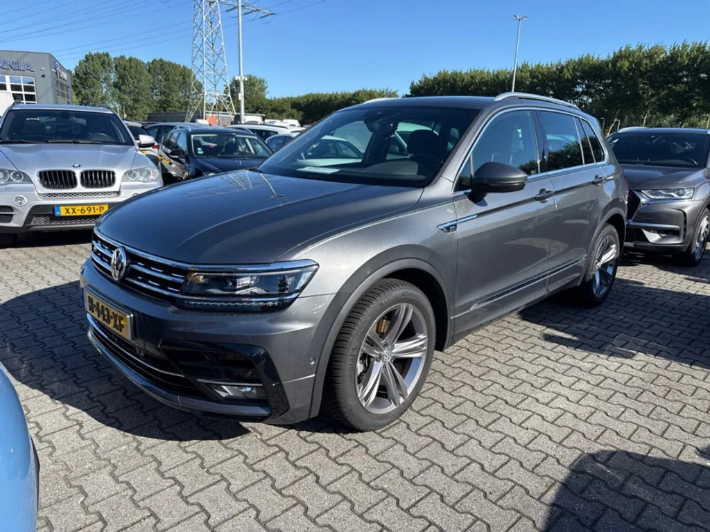Volkswagen Tiguan (2020) — foto 1