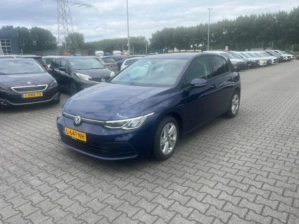 Volkswagen Golf (2021) — foto 1