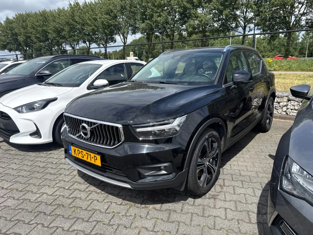 Volvo XC40 (2021) — foto 1
