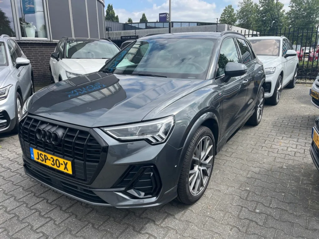 Audi Q3 (2022) — foto 1