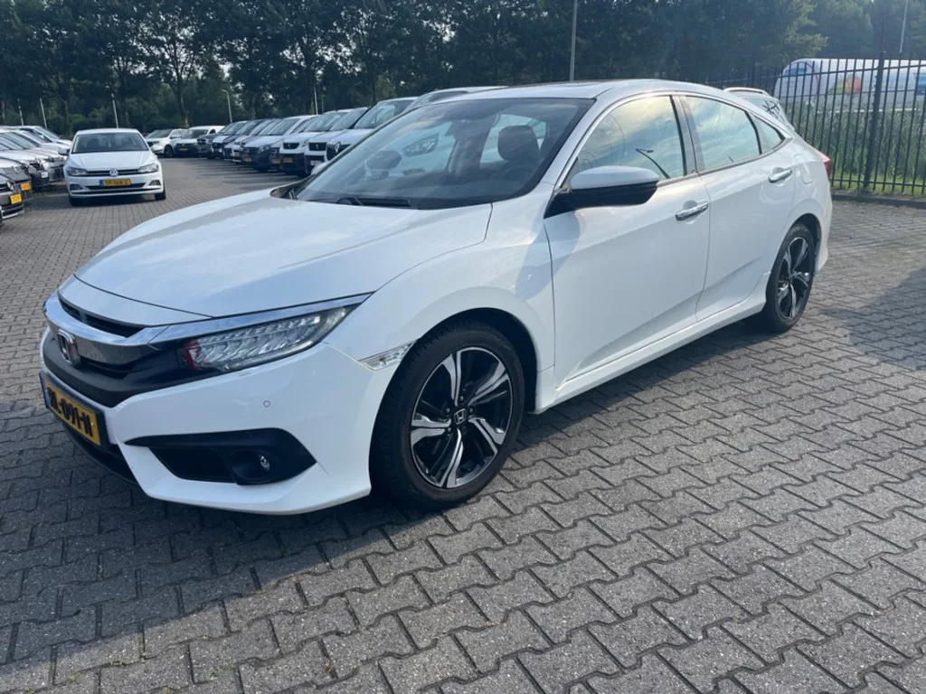 Honda Civic (2018) — foto 1