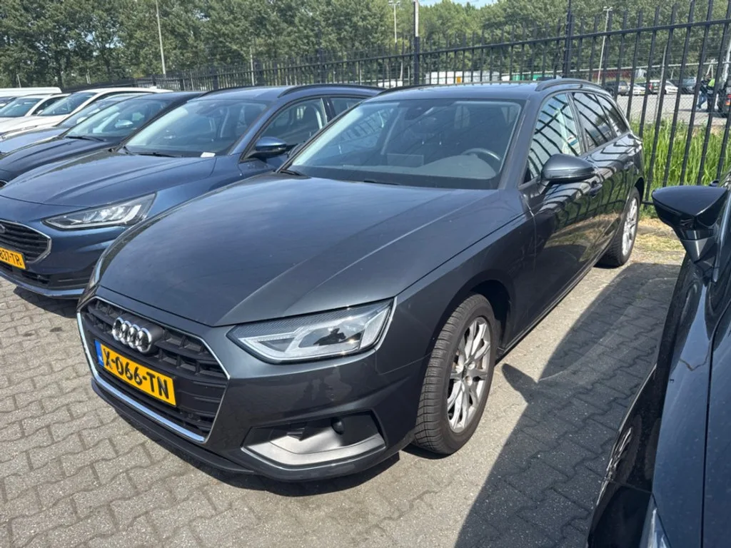 Audi A4 (2021) — foto 1