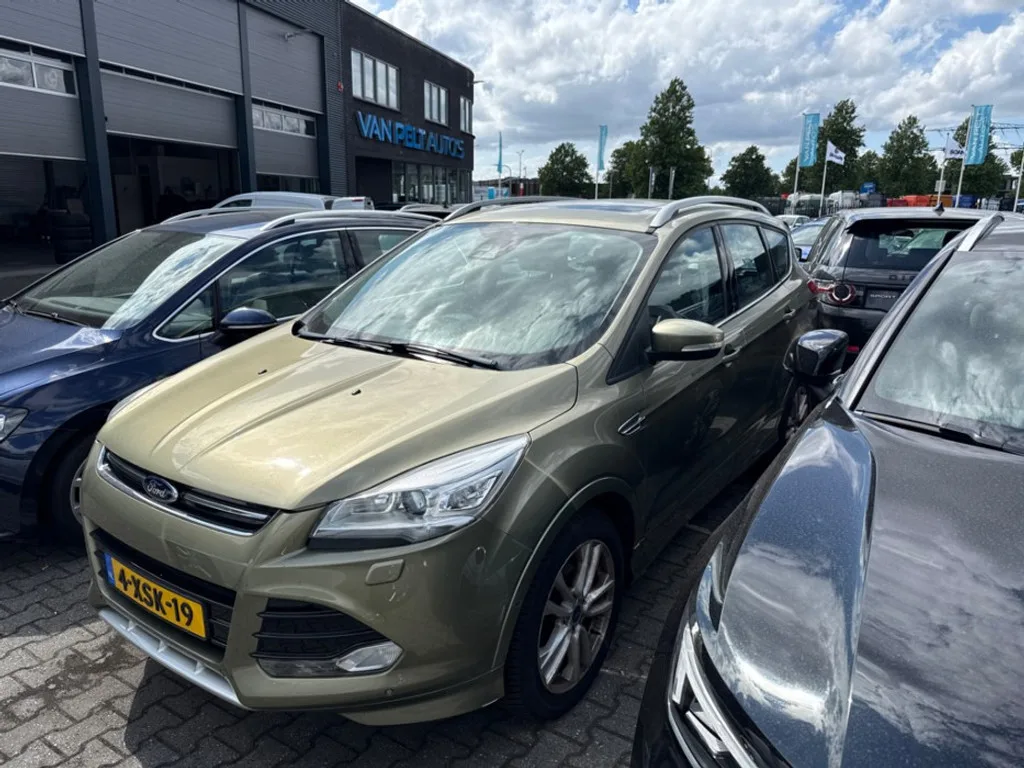 Ford Kuga (2014) — foto 1