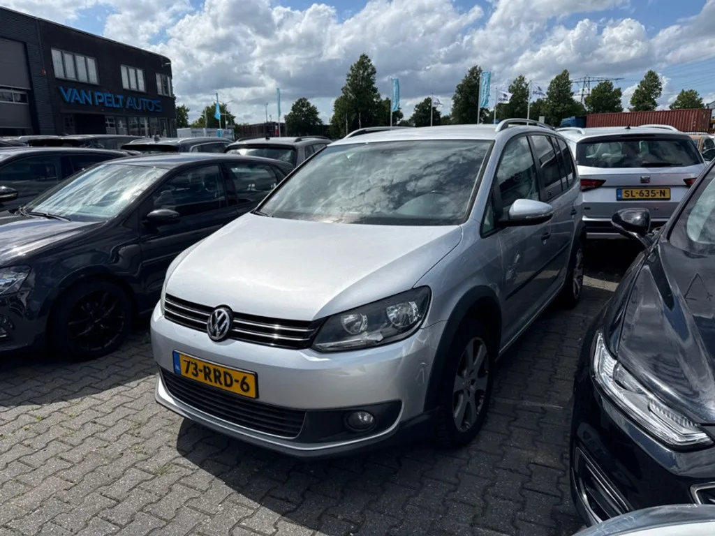 Volkswagen Touran (2011) — foto 1