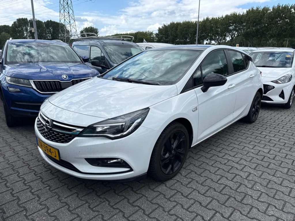 Opel Astra (2018) — foto 1