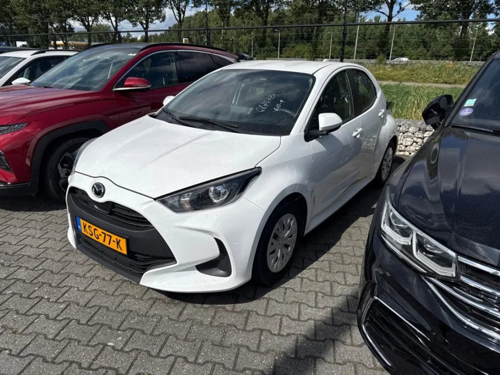 Mazda 2 (2022) — foto 1