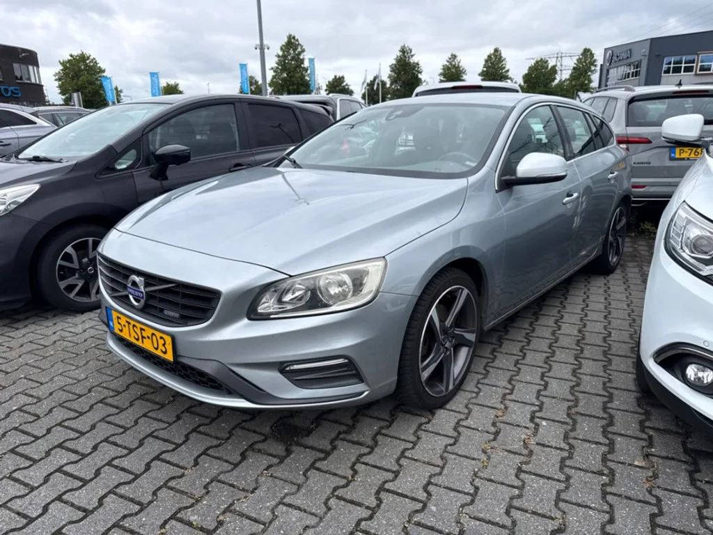 Volvo V60 (2014) — foto 1