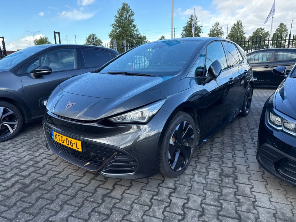 CUPRA Born (2024) — foto 1