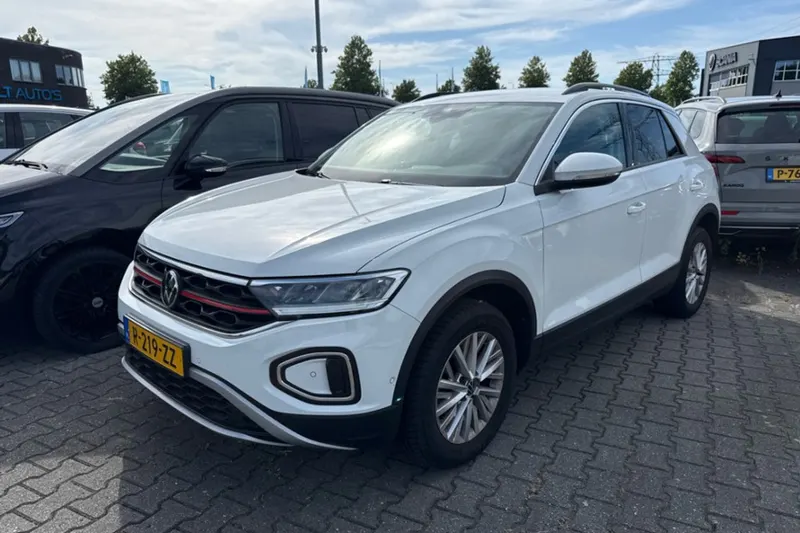 Volkswagen T-Roc (2023)