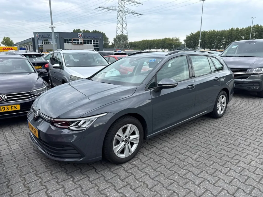 Volkswagen Golf (2023) — foto 1