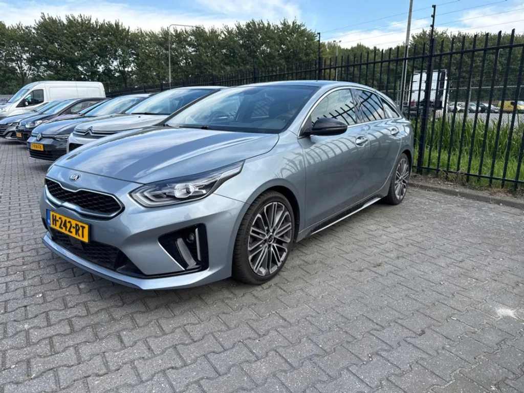 Kia Pro Cee'd (2020) — foto 1