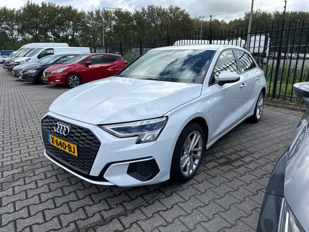 Audi A3 (2021) — foto 1