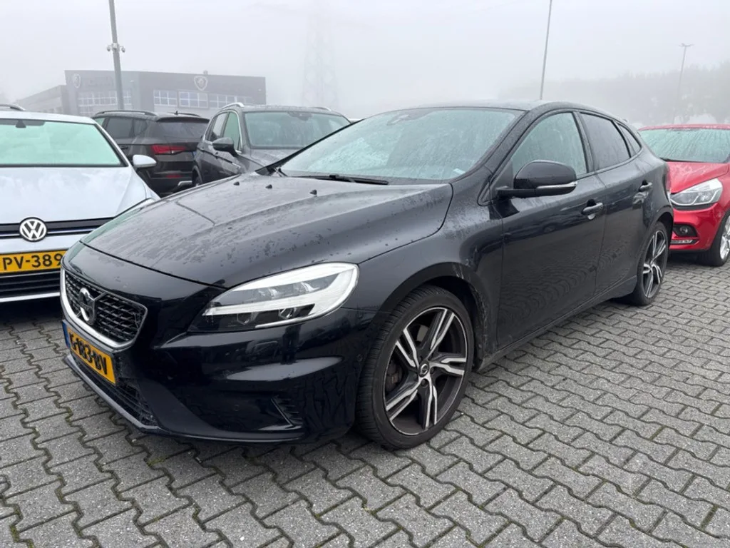 Volvo V40 (2019) — foto 1