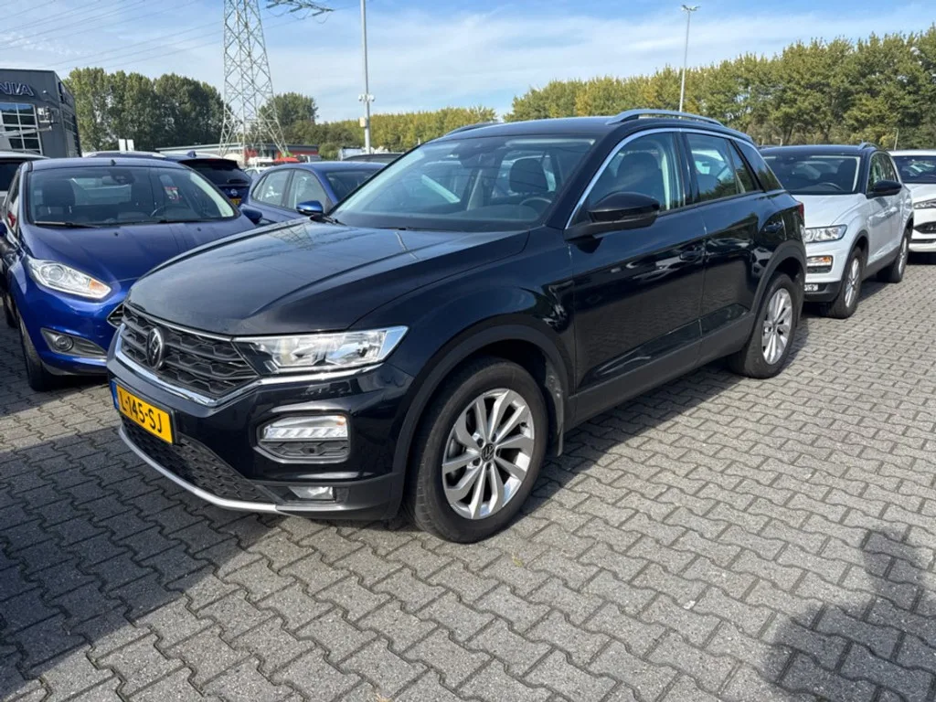 Volkswagen T-Roc (2021) — foto 1