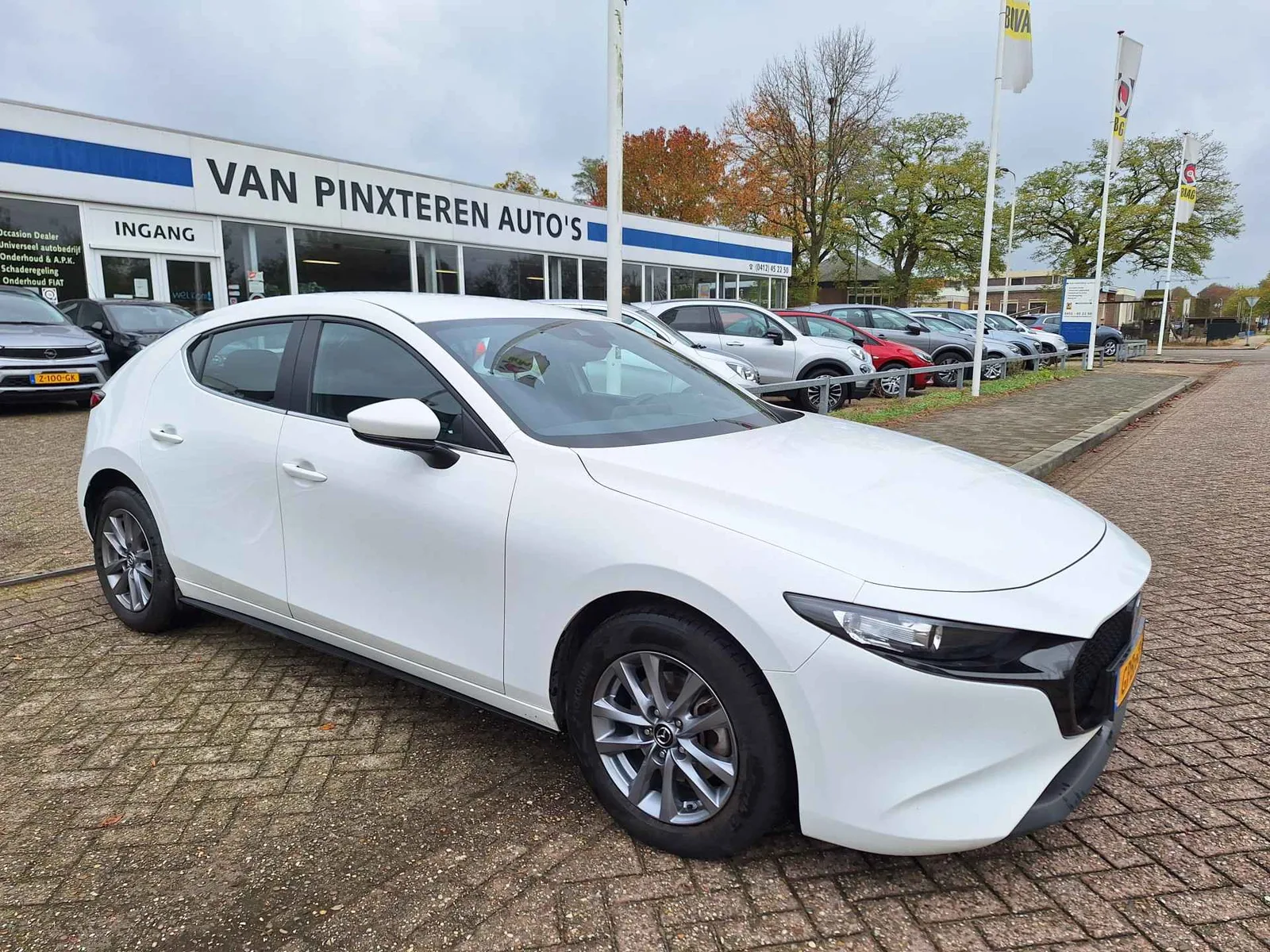 Mazda 3 (2022) — foto 1