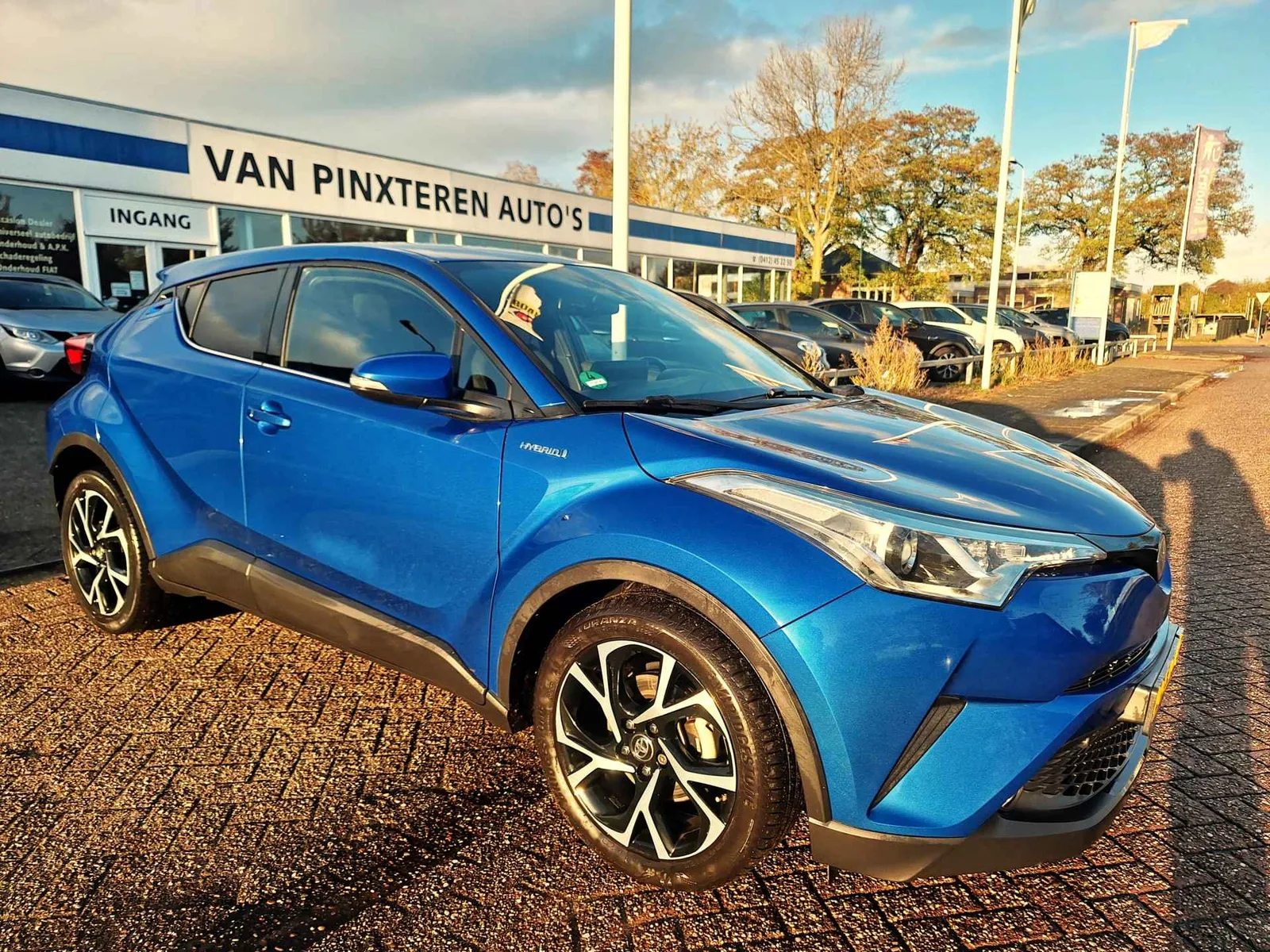 Toyota C-HR (2019) — foto 1