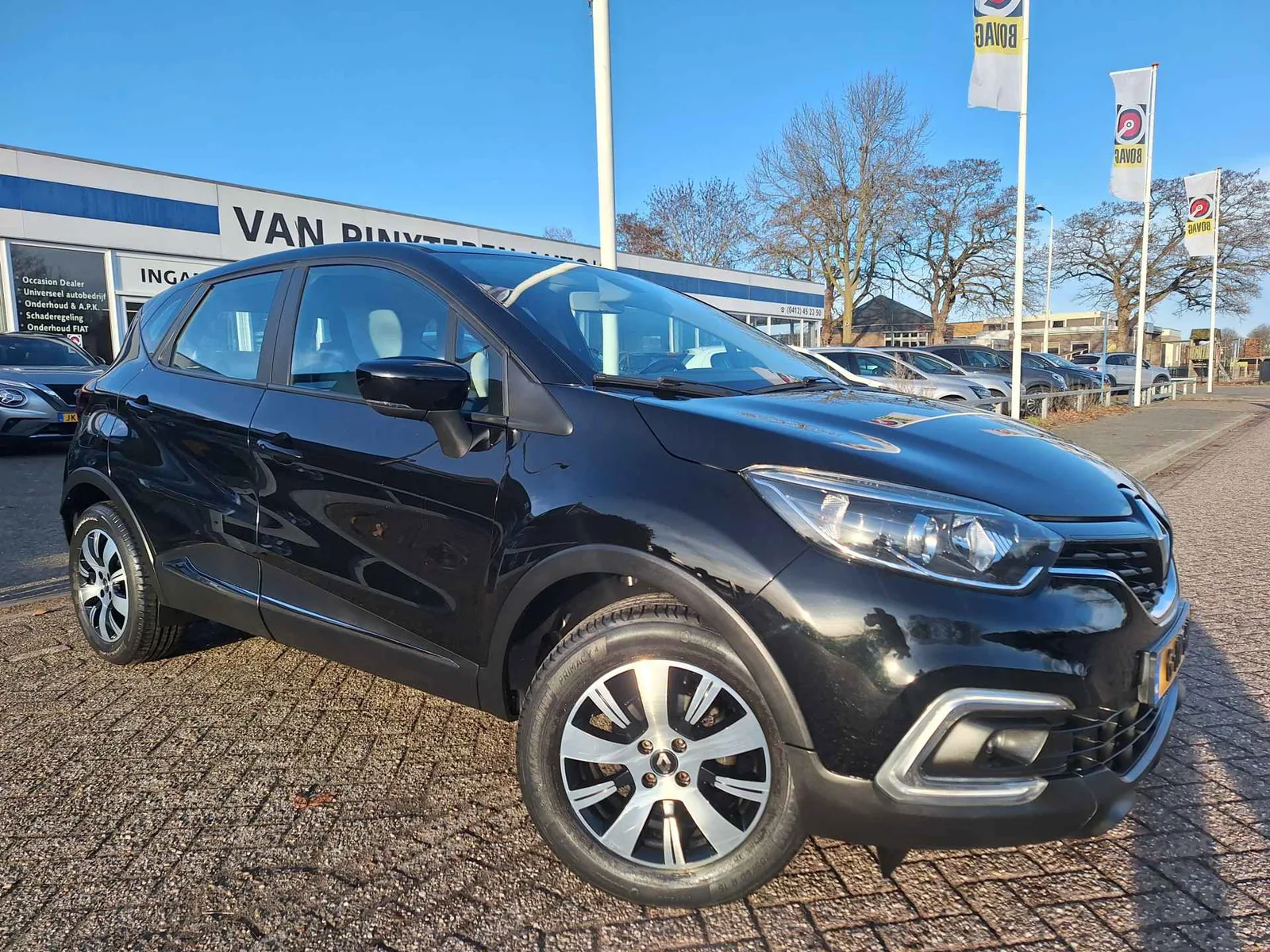 Renault Captur (2018) — foto 1