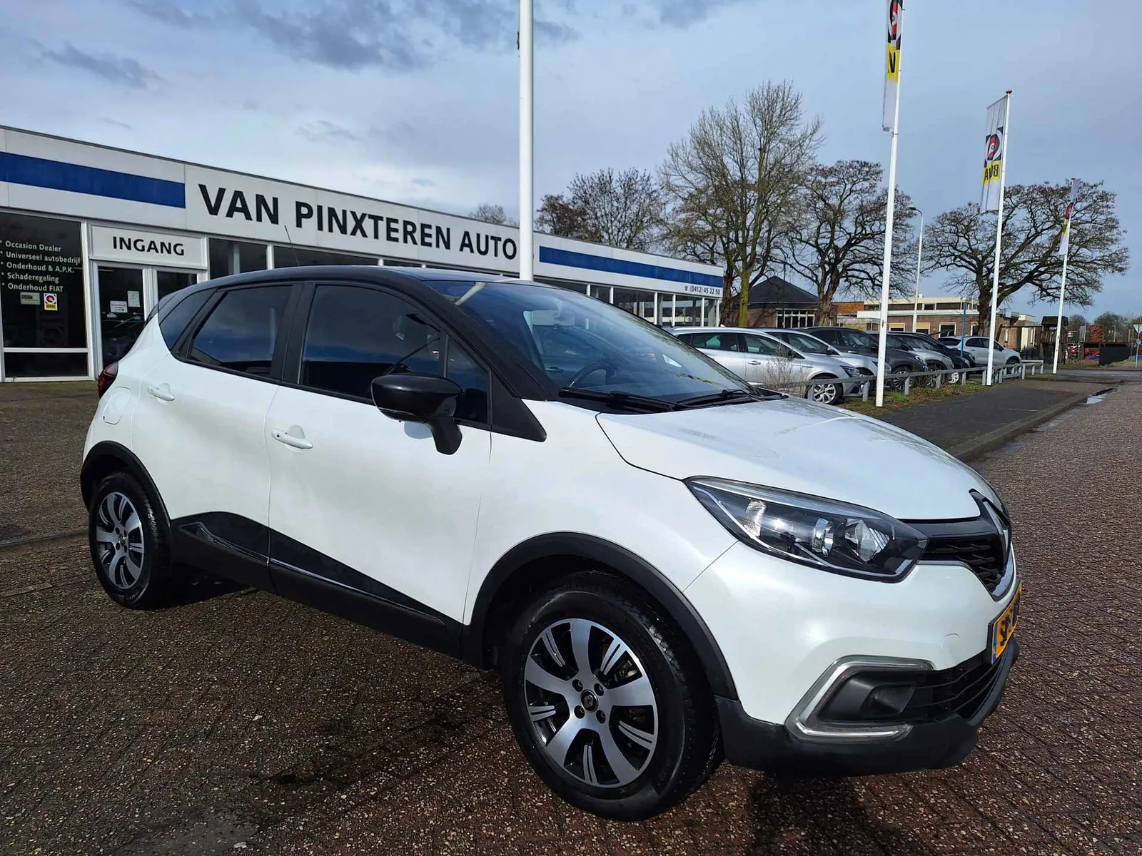Renault Captur (2018) — foto 1