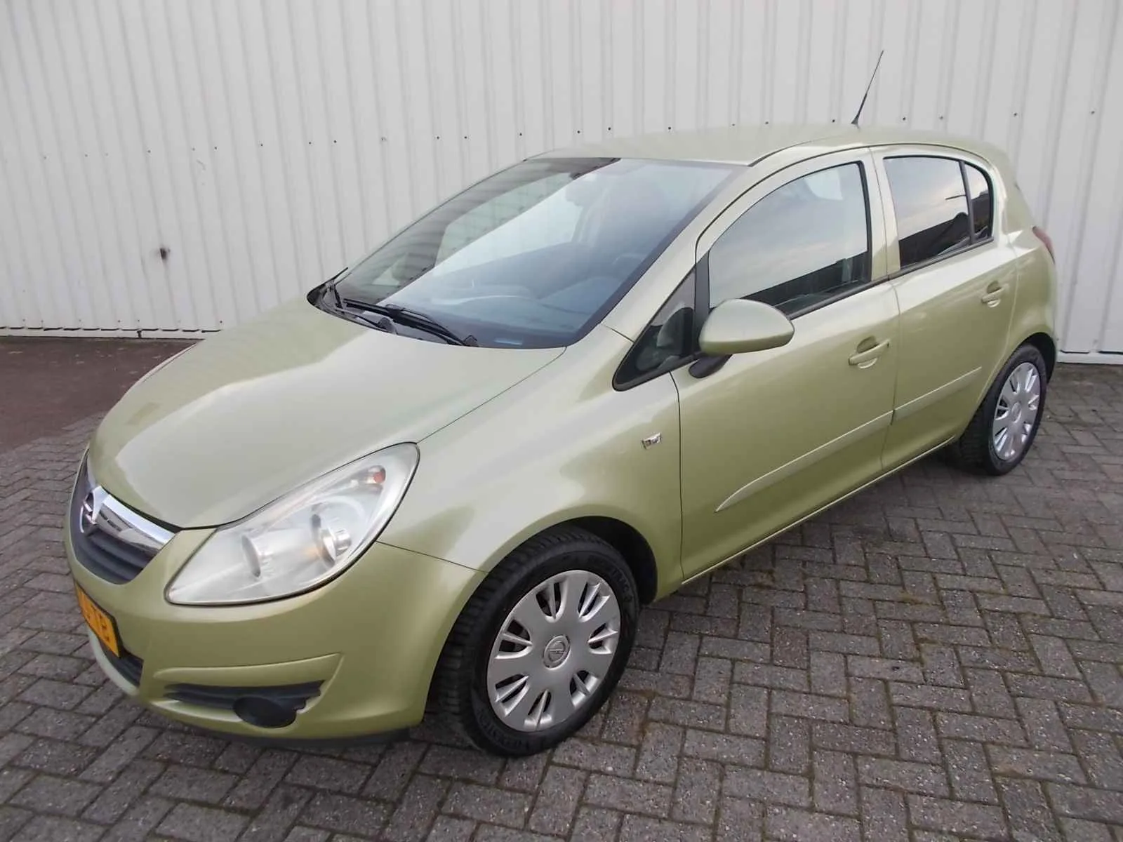 Opel Corsa (2008) — foto 1