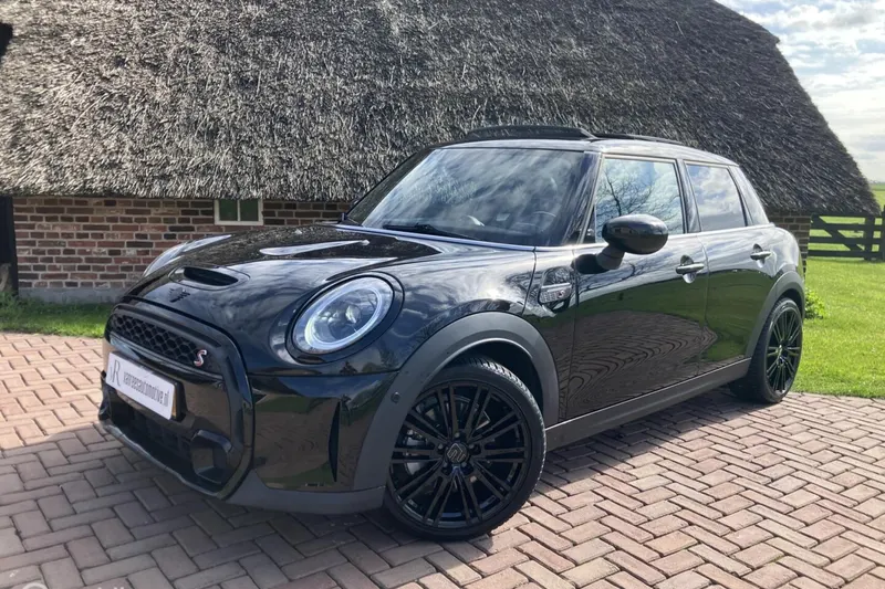 MINI Cooper S (2021)