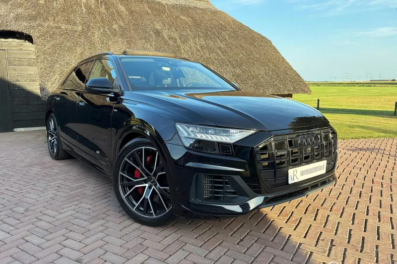 Audi Q8 (2021)