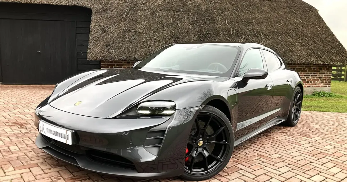 Porsche Taycan (2022) — foto 1