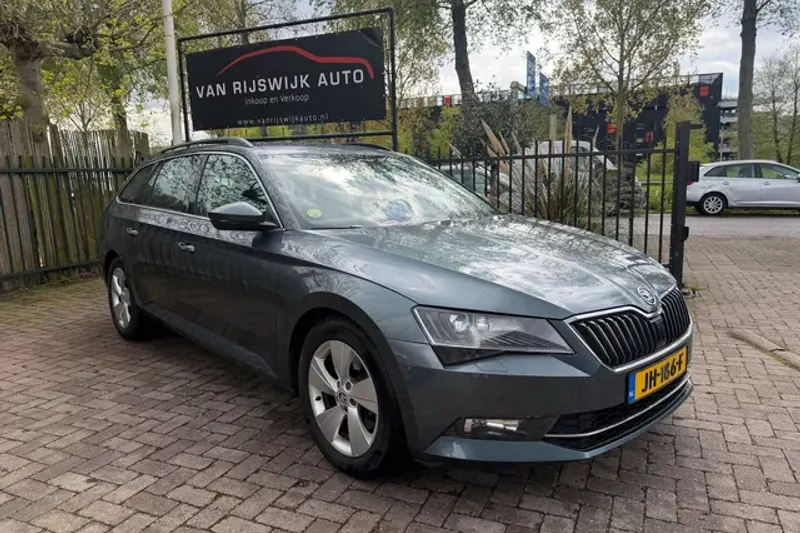 Škoda Superb (2016)