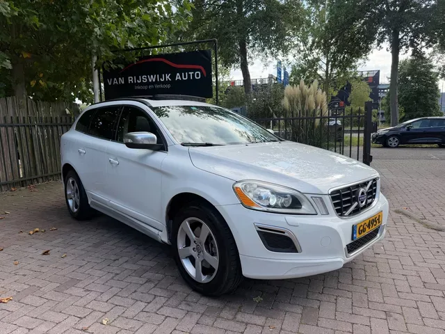 Volvo XC60 (2010) — foto 1