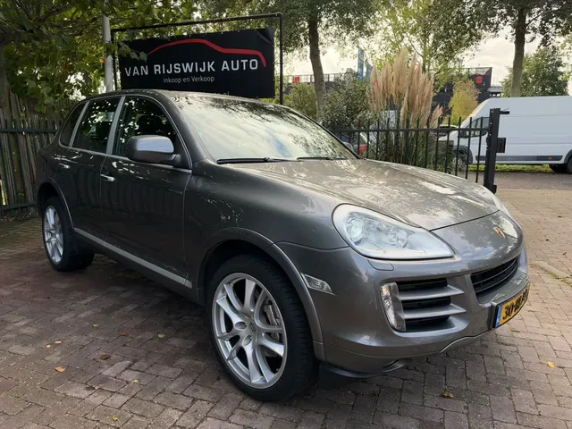 Porsche Cayenne (2009) — foto 1