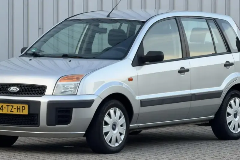 Ford Fusion (2007)