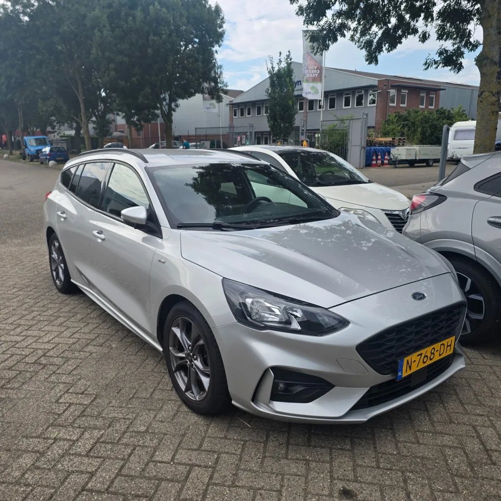 Ford Focus (2021) — foto 1